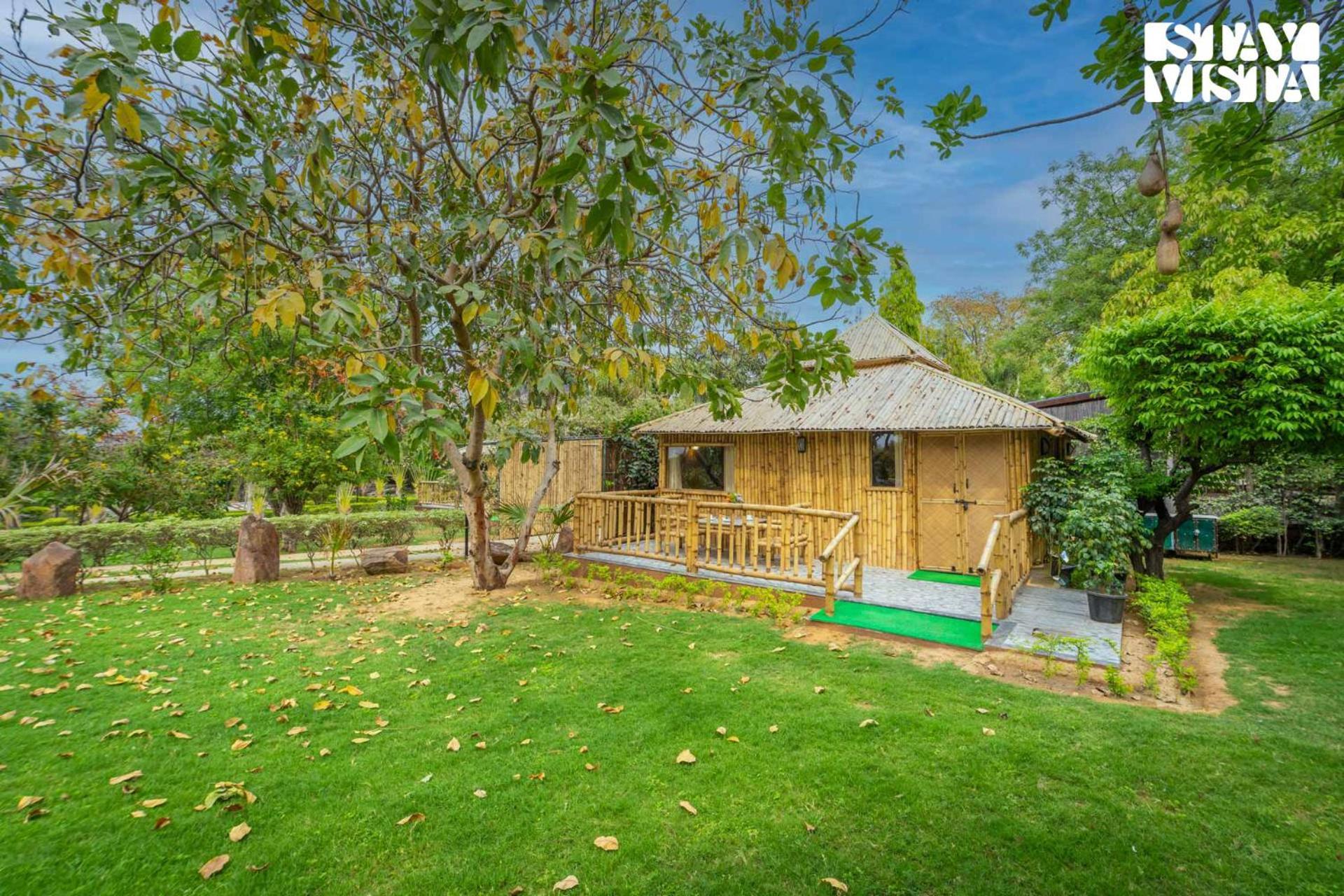 Stayvista At Maple Farms With Pool, Bbq & Bonfire Sohna Exterior foto